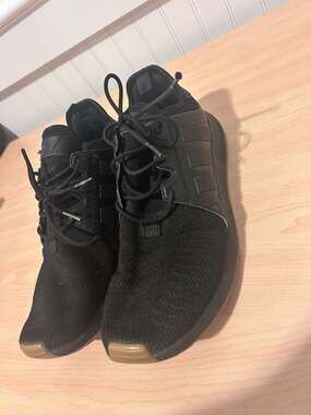 Adidas Originals Men's Size 11.5 Black Sneakers